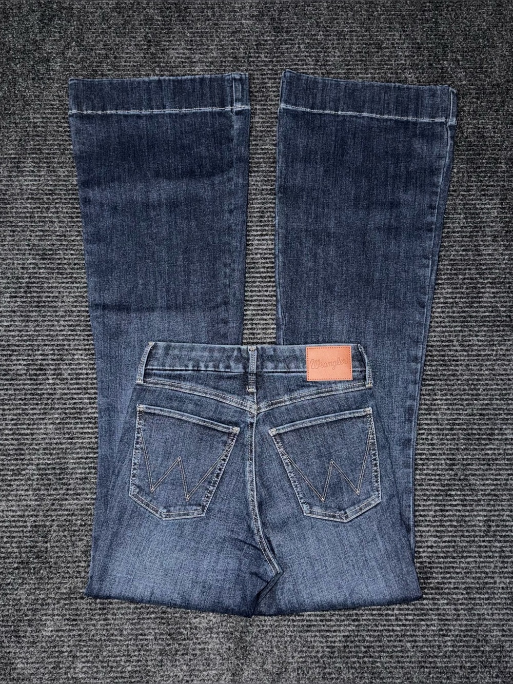 Wrangler Retro NWOT Dark Wash Trouser Flare Jeans Sz 25 x 34 LONG Western Boho